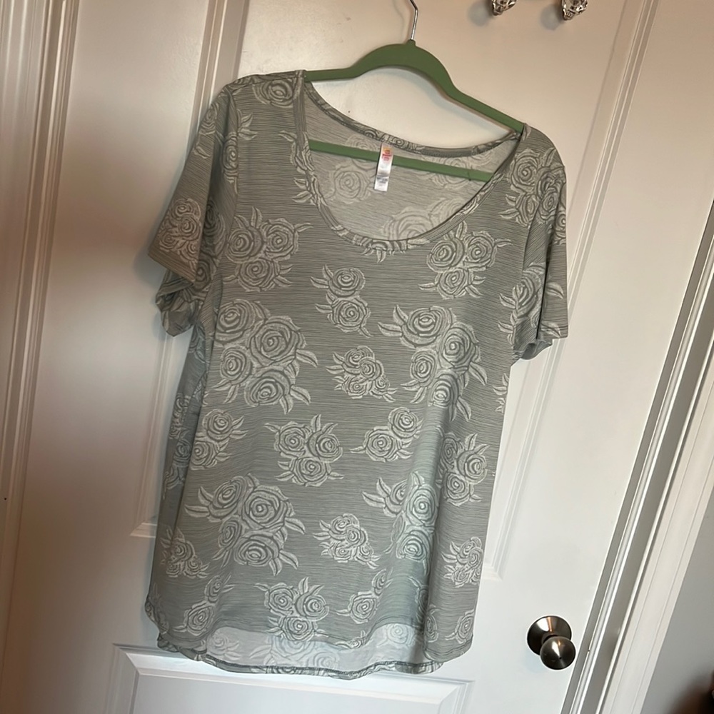 2X. Lularoe Shirt